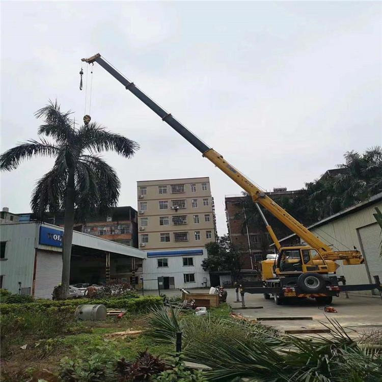 红花岗12吨吊车出租一天的收费标准是什么