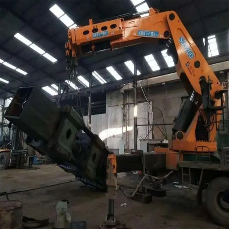 红花岗200吨折臂吊出租