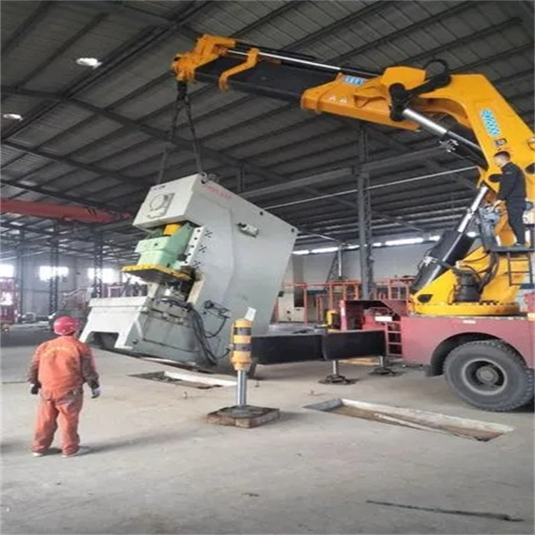 红花岗80吨折臂吊车出租附近电话