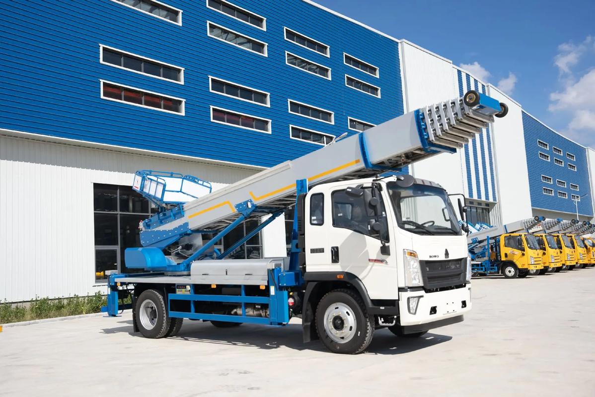 红花岗出租云梯车高空作业车 建筑垃圾搬运